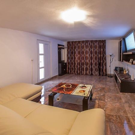 Casa De Vacanta Jeny Novaci-Străini Buitenkant foto