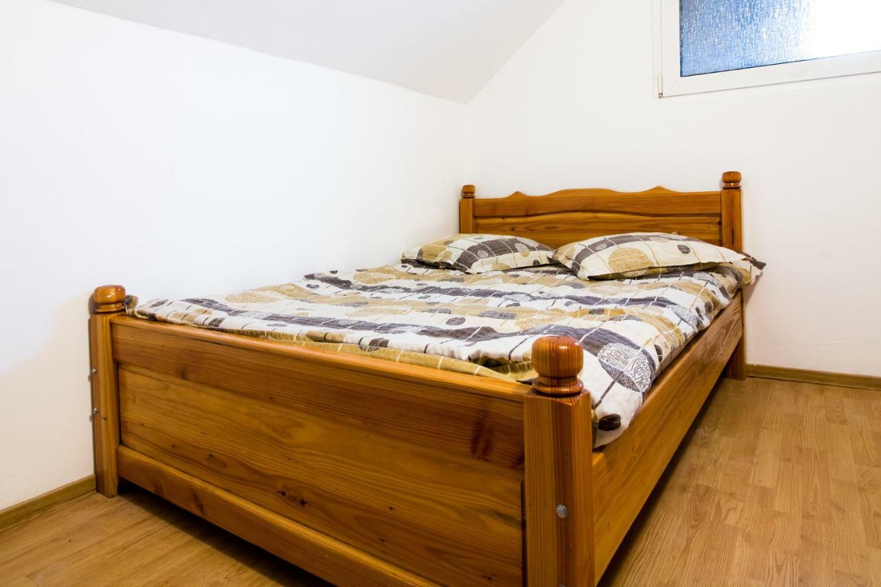 Casa De Vacanta Jeny Novaci-Străini Buitenkant foto
