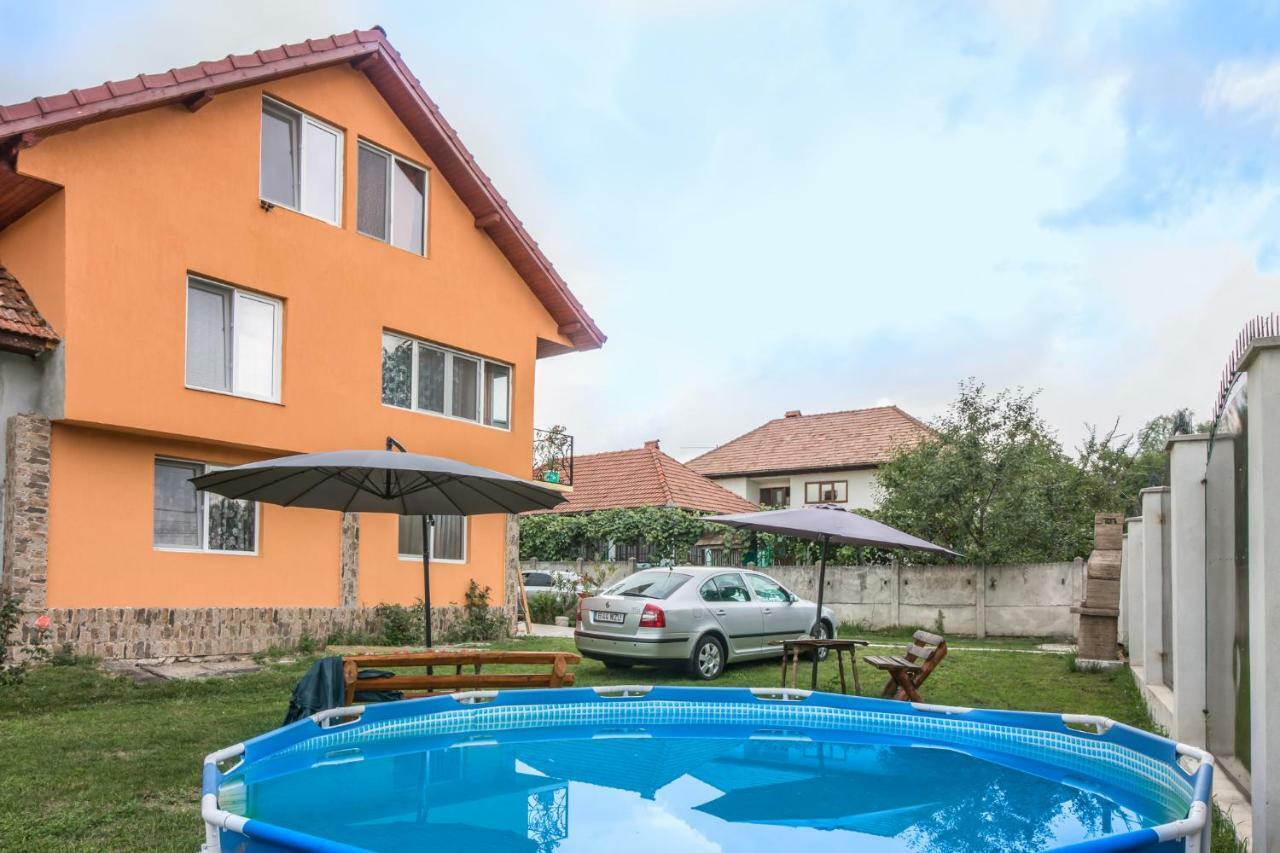 Casa De Vacanta Jeny Novaci-Străini Buitenkant foto